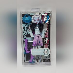 Rare New Monster High Doll Abbey Bominable Daughter of The Yeti Clothes Outfit
